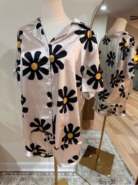 retro daisy satin pajama short set